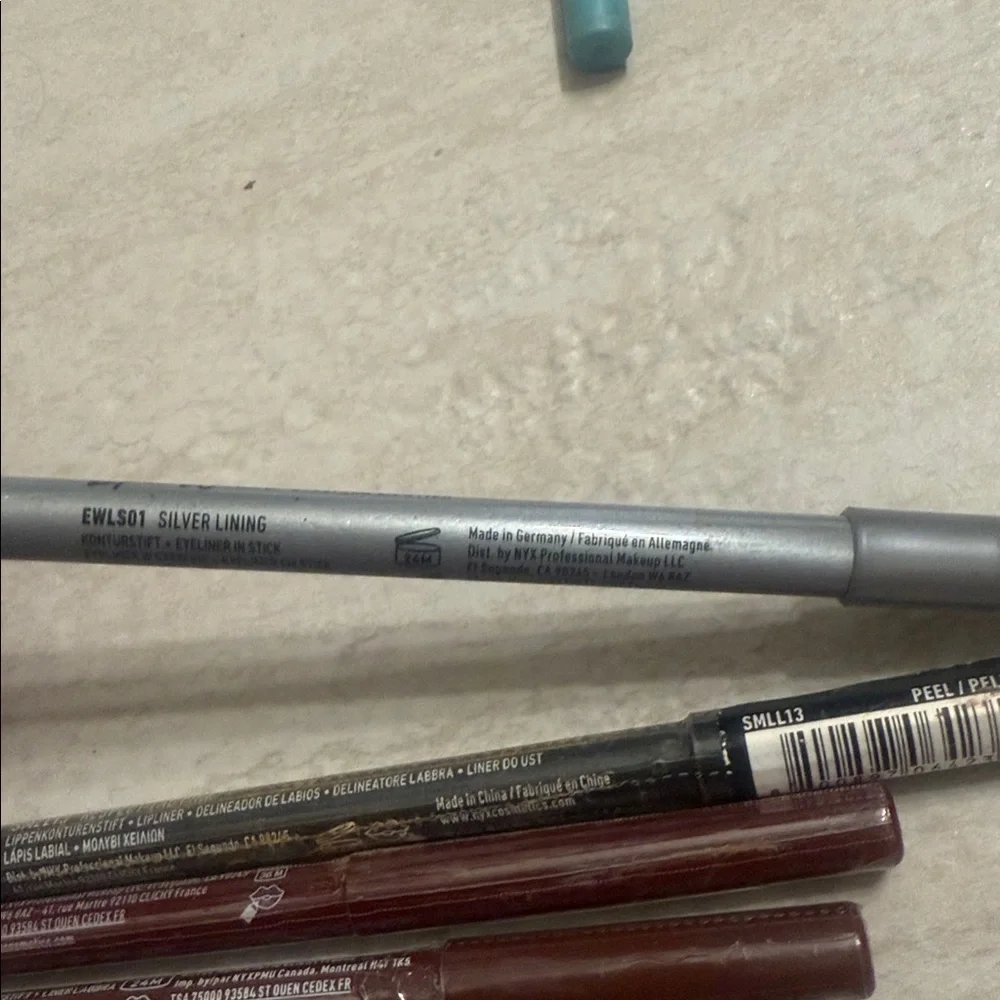 Assorted Eyeliner & Lip Liners - Multi Color Set